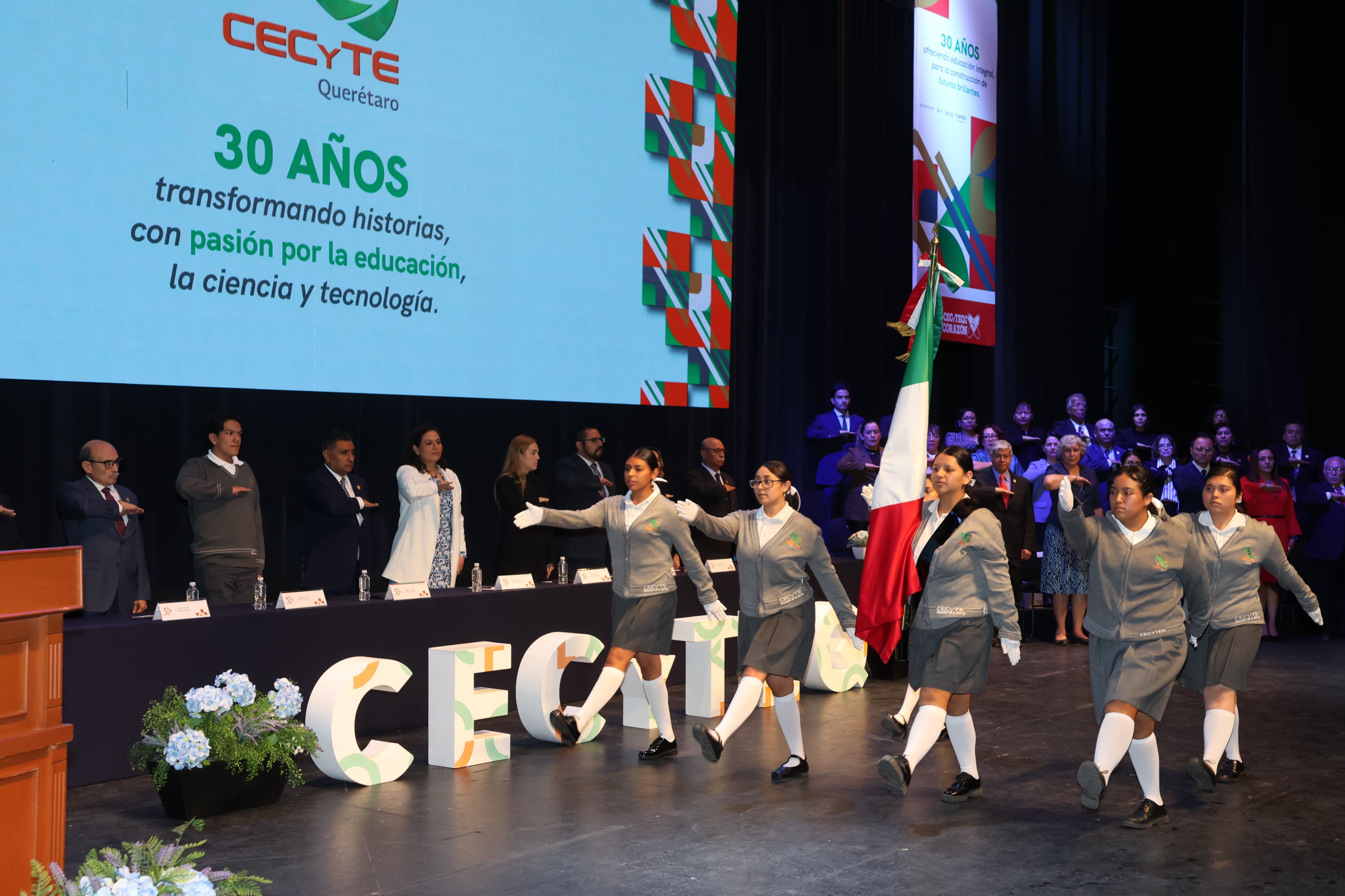 Celebra CECyTEQ 30 años